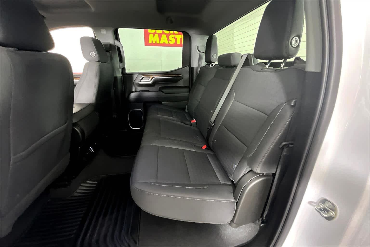Used 2023 Summit White GMC SLE image 18