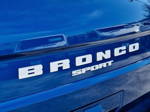 New 2025 Velocity Blue Metallic Ford Outer Banks® image 11