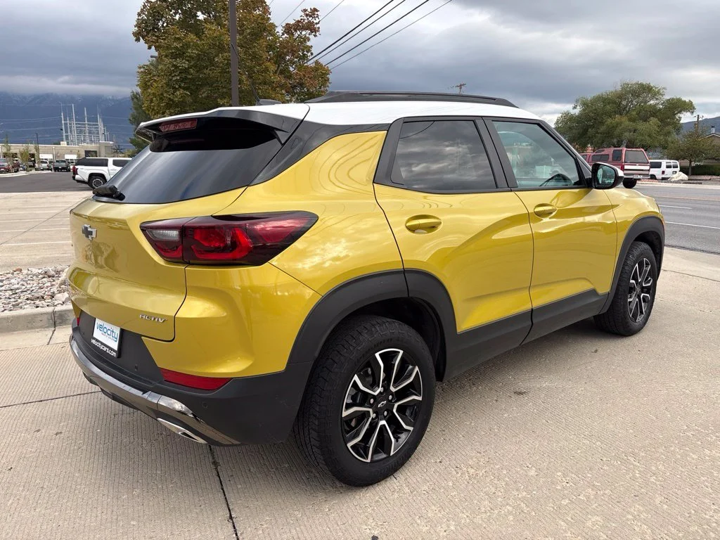 Used 2025 Yellow Chevrolet ACTIV image 4
