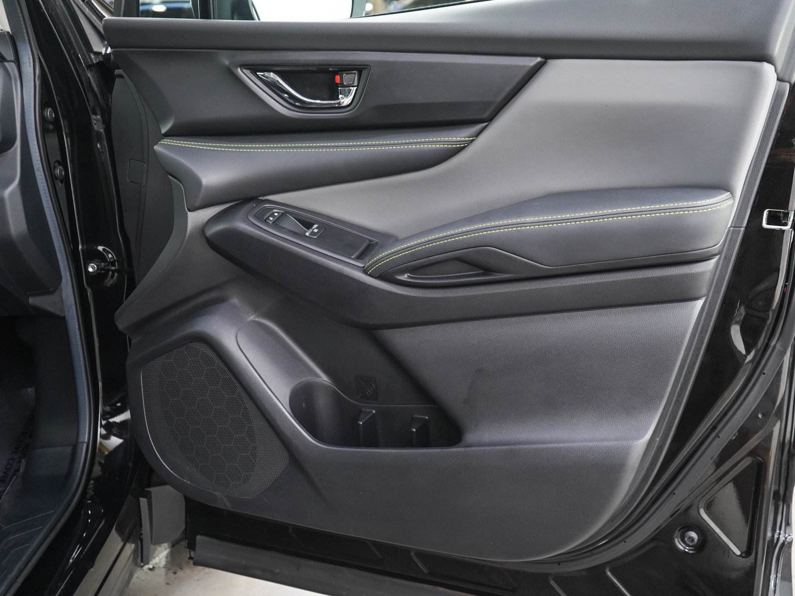 Used 2024 Crystal Black Pearl Subaru Onyx Edition image 9