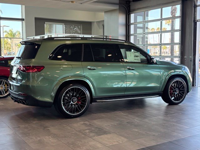 New 2026 MANUFAKTUR Ireland Mid Green Metallic Mercedes-Benz AMG® GLS 63 4MATIC+ SUV image 37