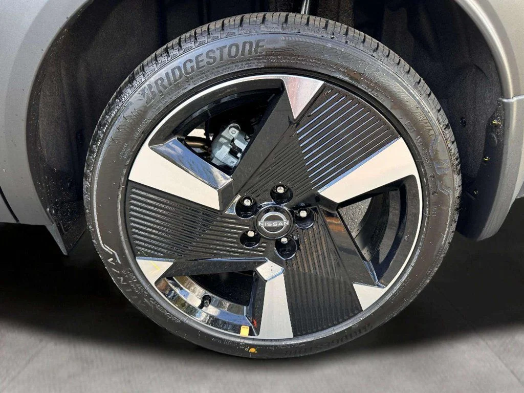 New 2026 Super Black Nissan SR image 11