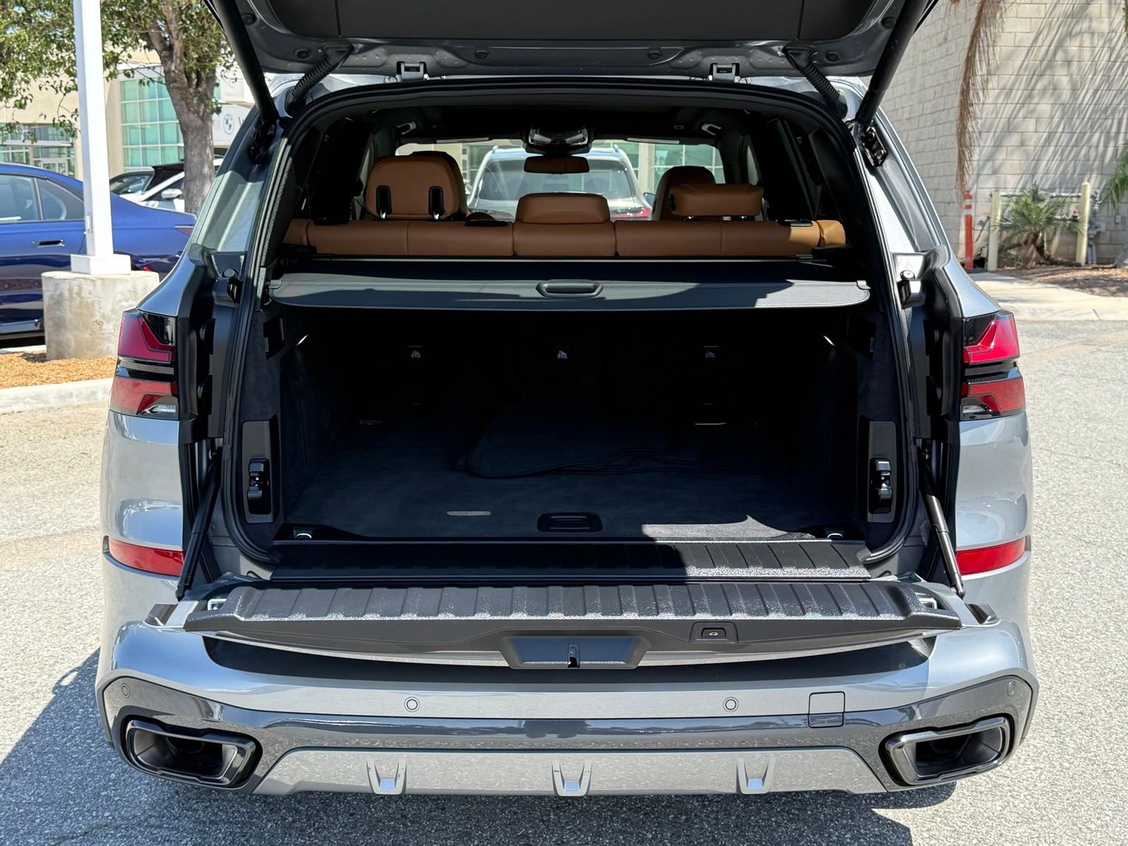 Used 2026 Skyscraper Grey Metallic BMW sDrive40i image 17