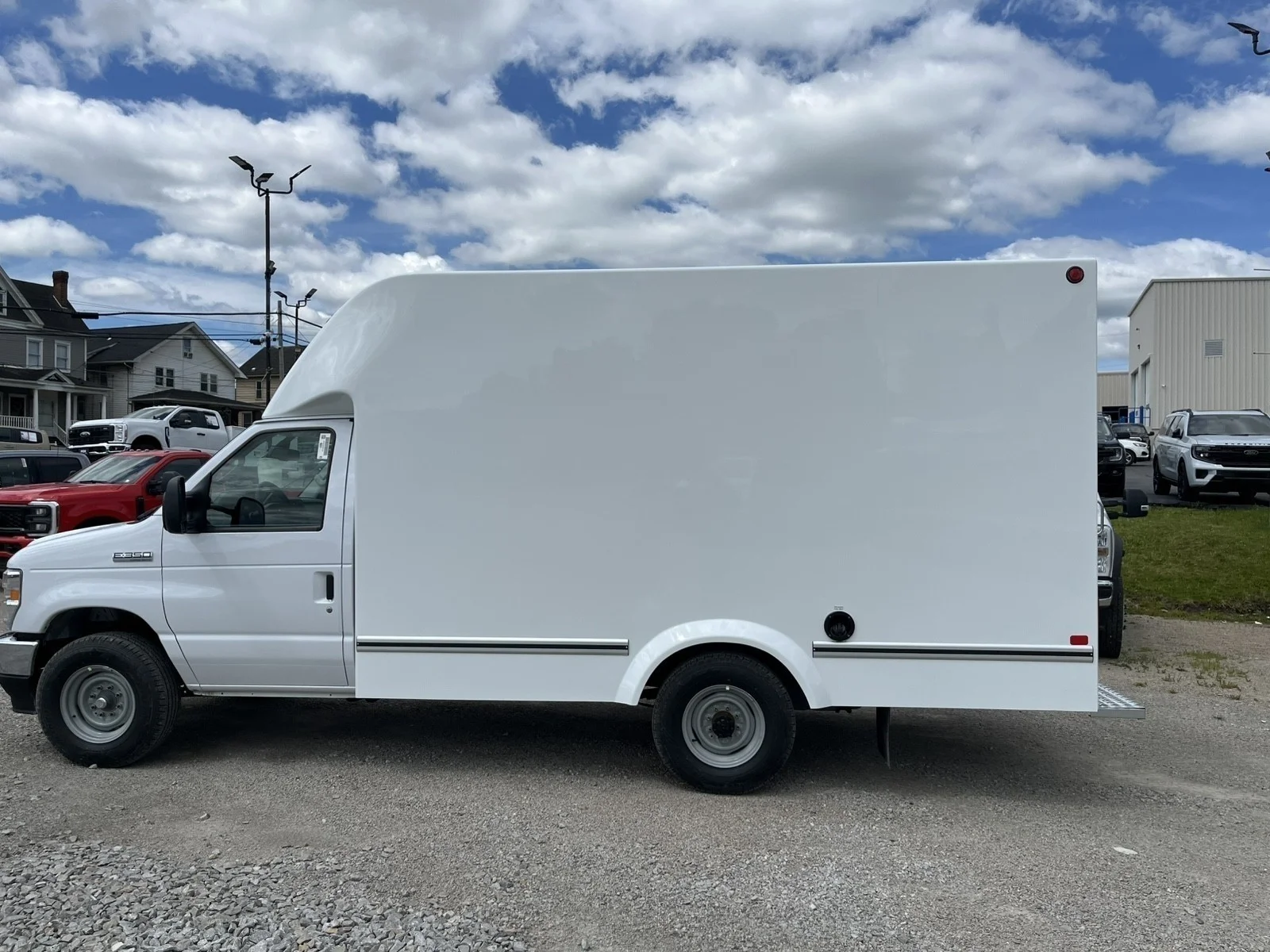New 2027 Oxford White Ford E-350 SRW image 8