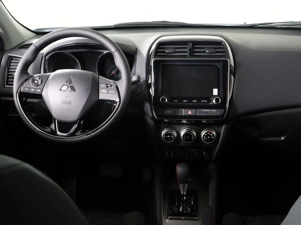 New 2026 White Mitsubishi 2.0 LE image 28