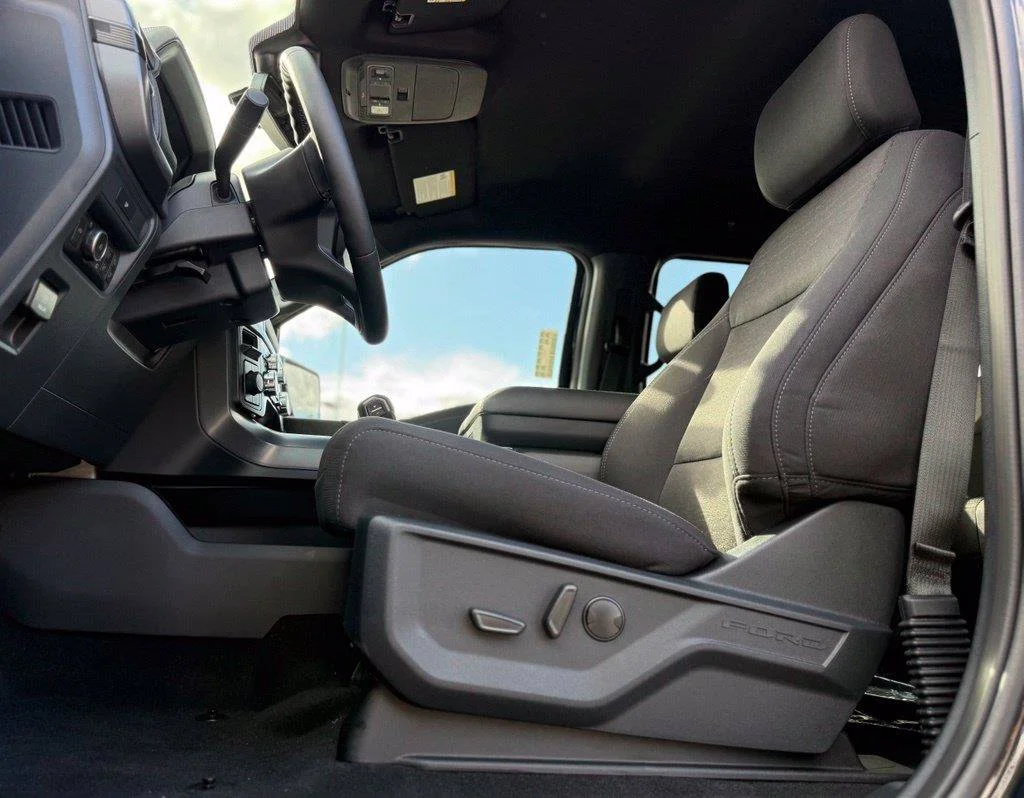 New 2026 Antimatter Blue Metallic Ford XLT image 15