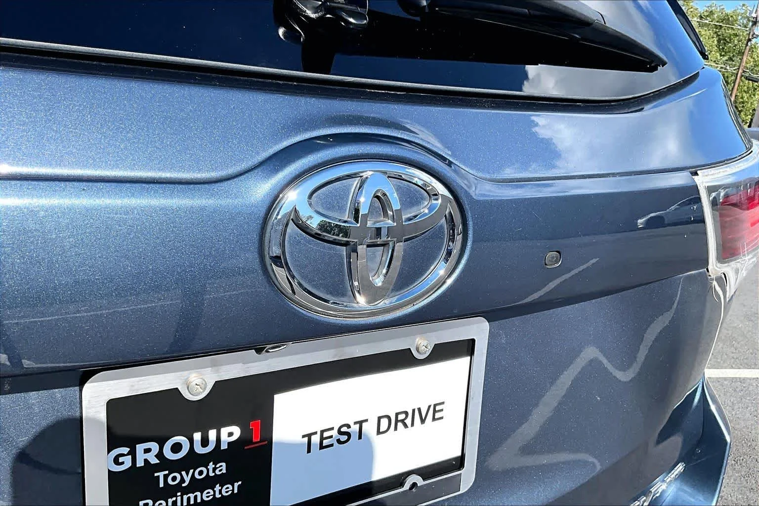 Used 2016 Shoreline Blue Pearl Toyota XLE image 31
