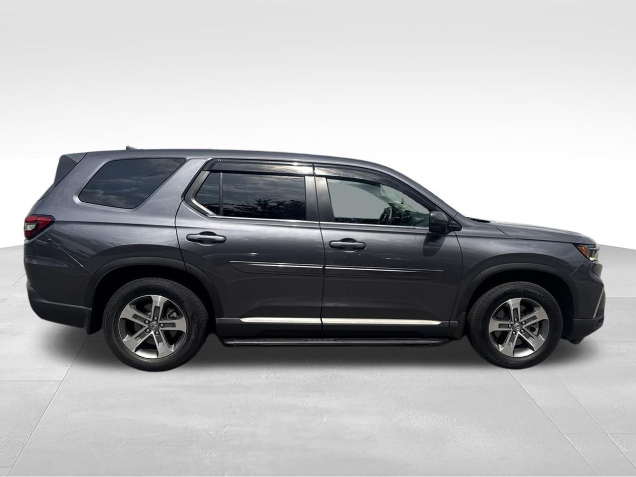 Used 2025  Honda EX-L image 3