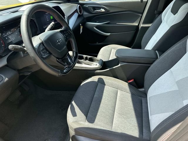 Used 2024 Yellow Chevrolet 1RS image 18