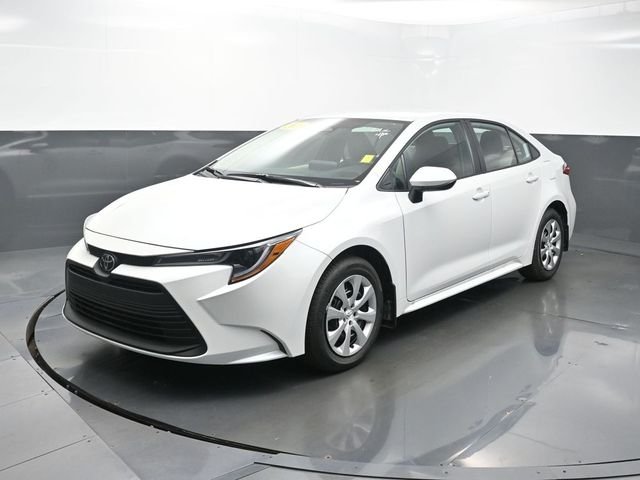 Used 2026 Beige Toyota LE image 3