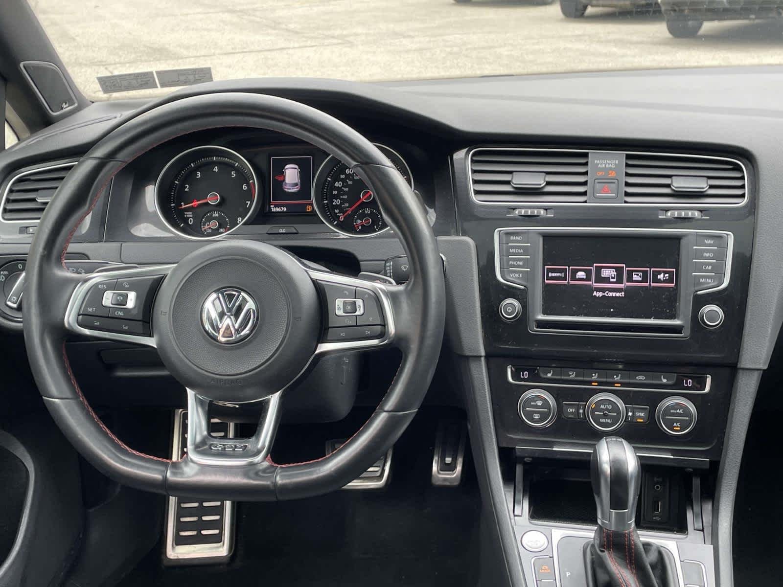 Used 2017 Pure White Volkswagen Autobahn image 2