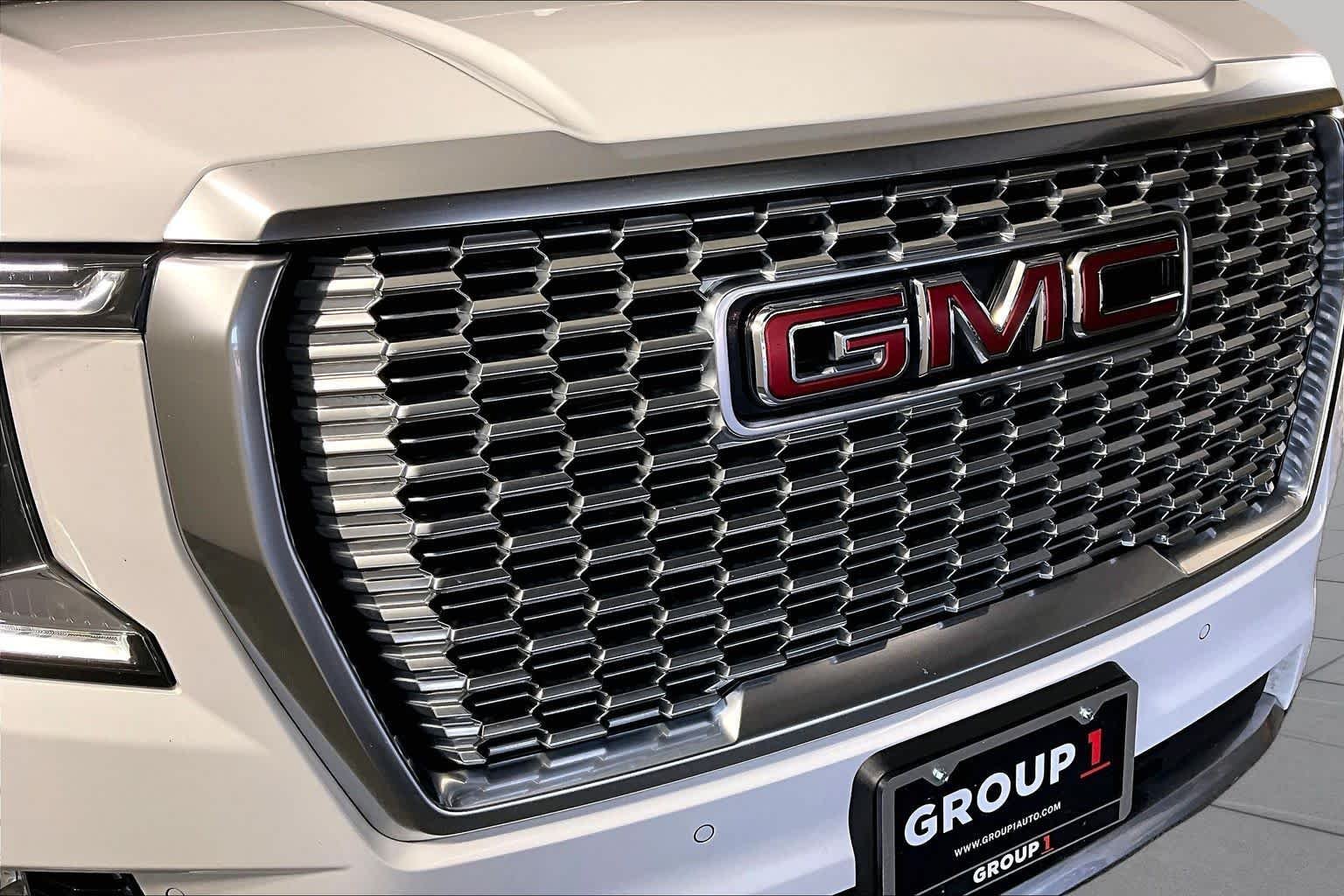 Used 2022 Summit White GMC Denali image 29