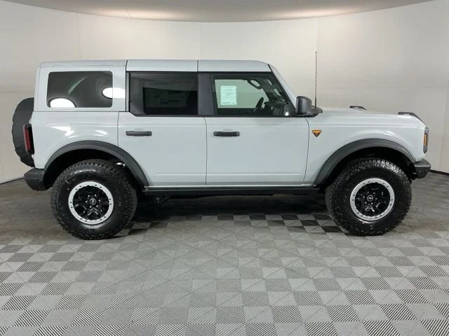 New 2026 Avalanche Gray Ford Badlands image 4