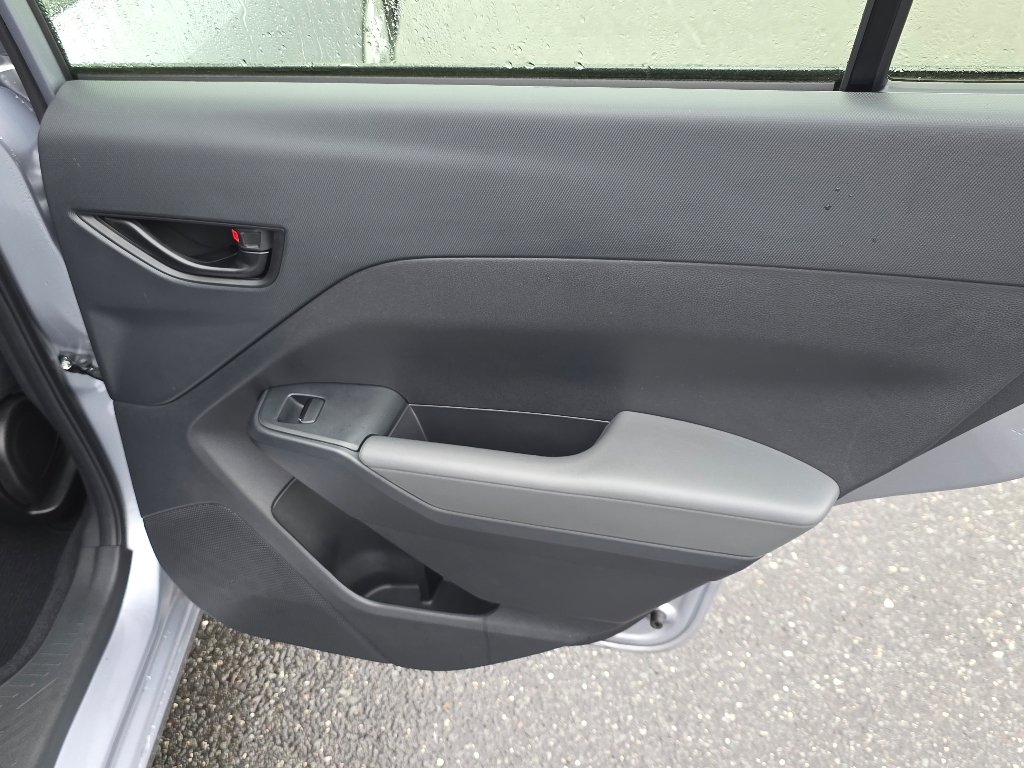 Used 2024 Ice Silver Metallic Subaru  image 23