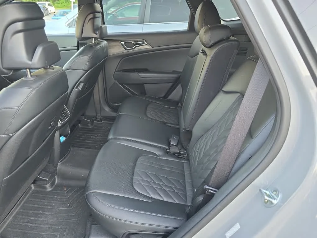 Used 2023 Wolf Gray/Ebony Black Roof Kia X-Pro image 8