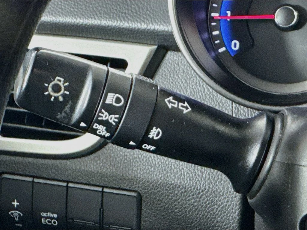 Used 2013 Black Hyundai Base image 12