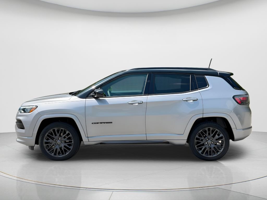 Used 2023 Silver Jeep Limited image 8
