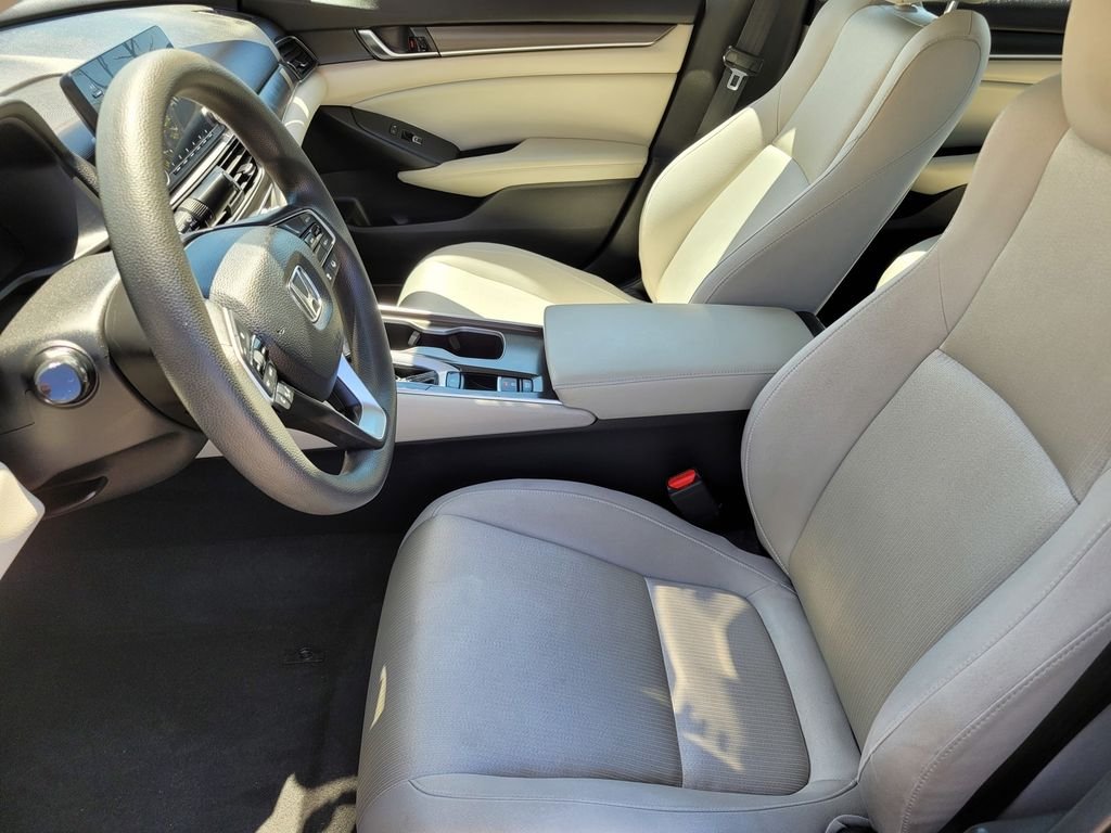 2018 Honda Accord LX - Photo 15
