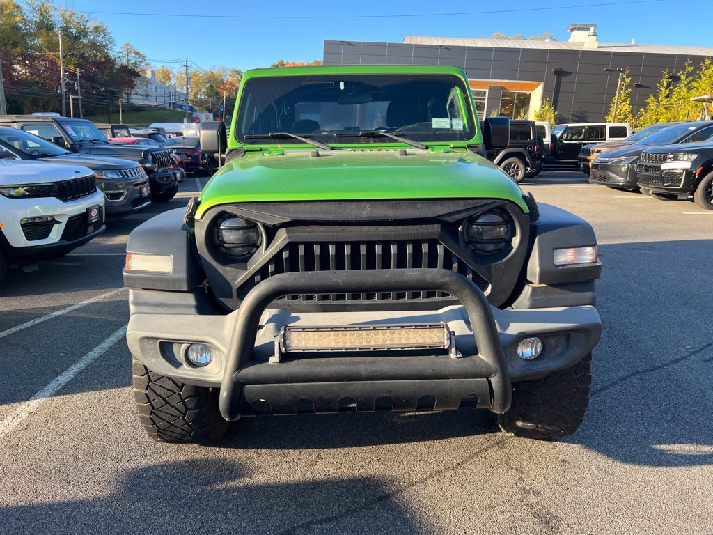 Used 2019 Green Jeep Sport image 2