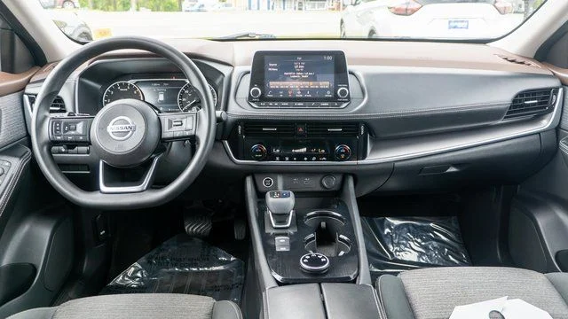 Used 2021 Gray Nissan SV image 14