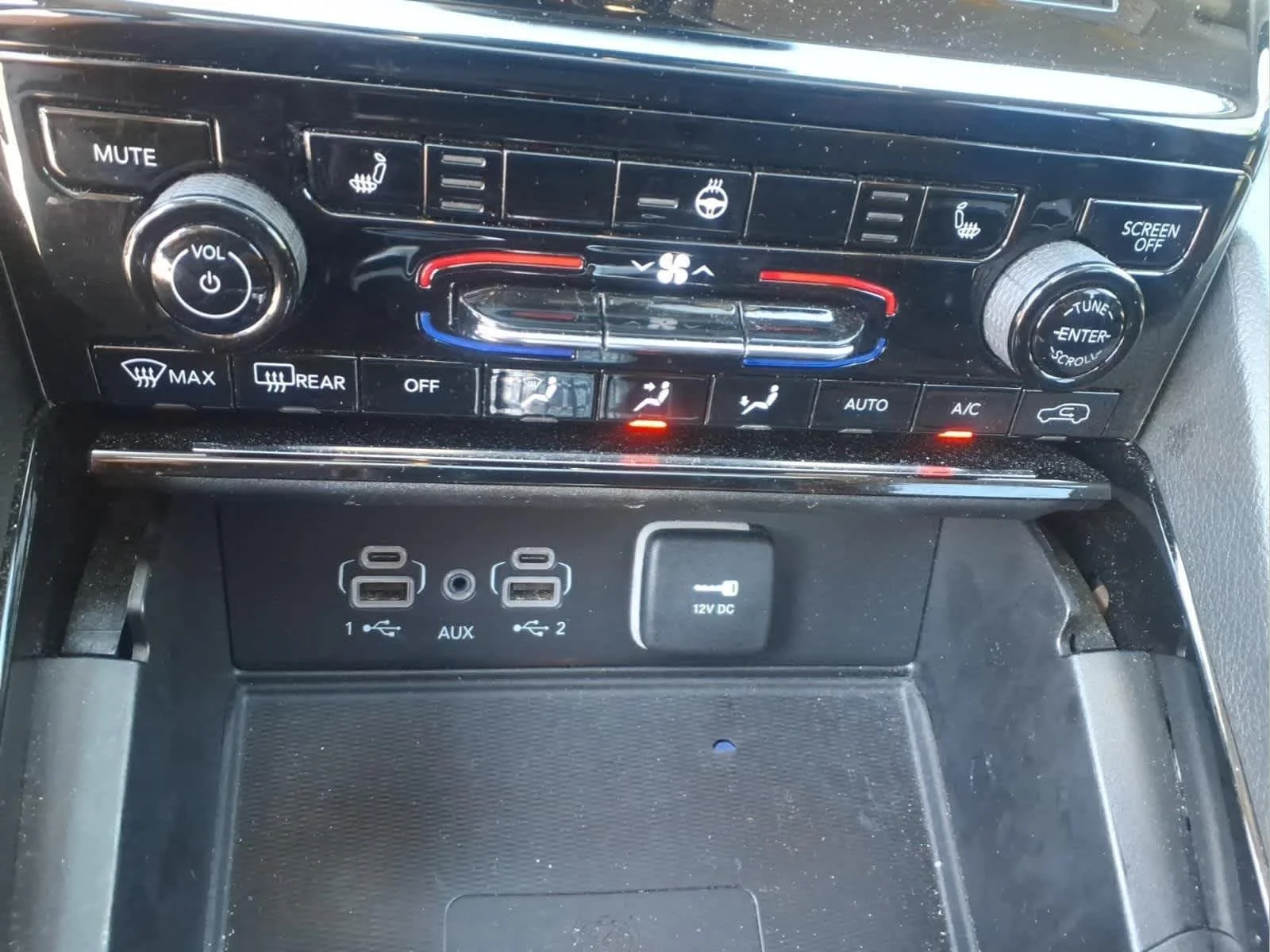 Used 2023 Bright White Clearcoat Jeep Laredo image 24
