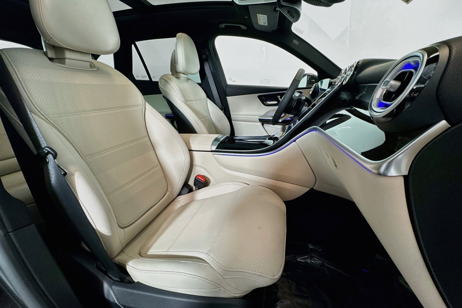 New 2026 Graphite Grey Metallic Mercedes-Benz GLC 300 image 26