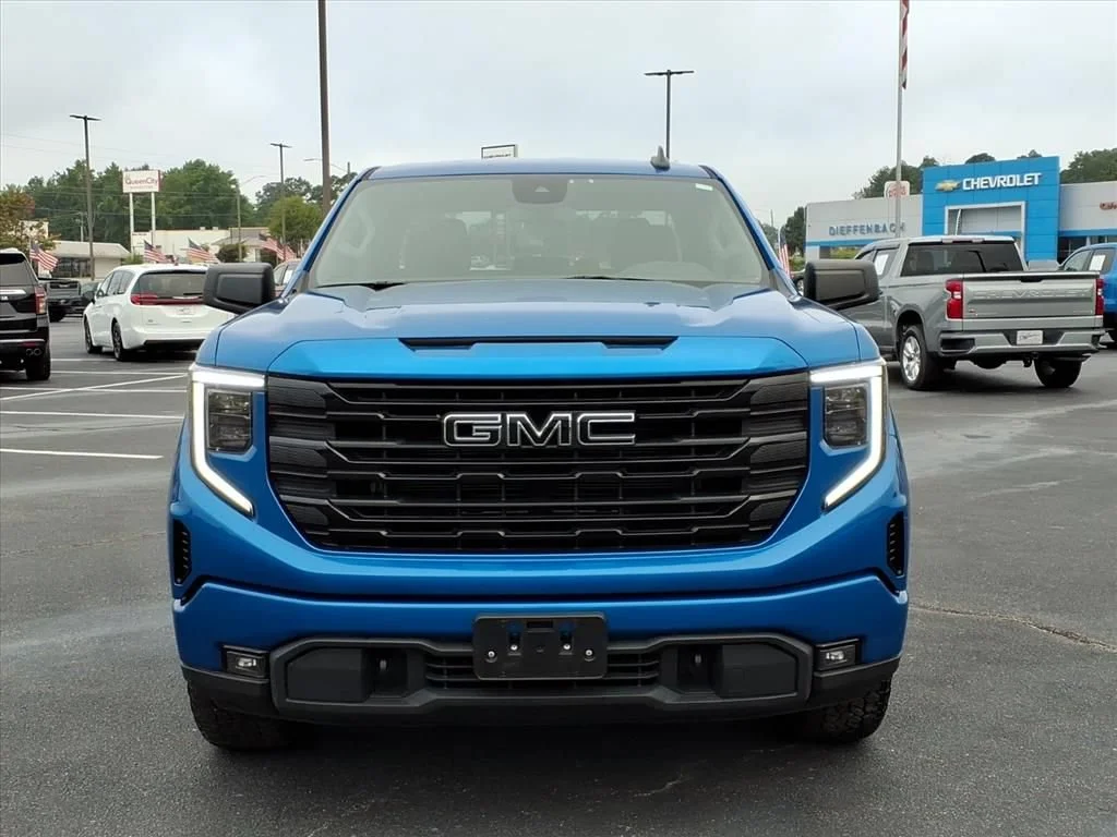 Used 2023 DYNAMIC BLUE METALLIC GMC Elevation image 2