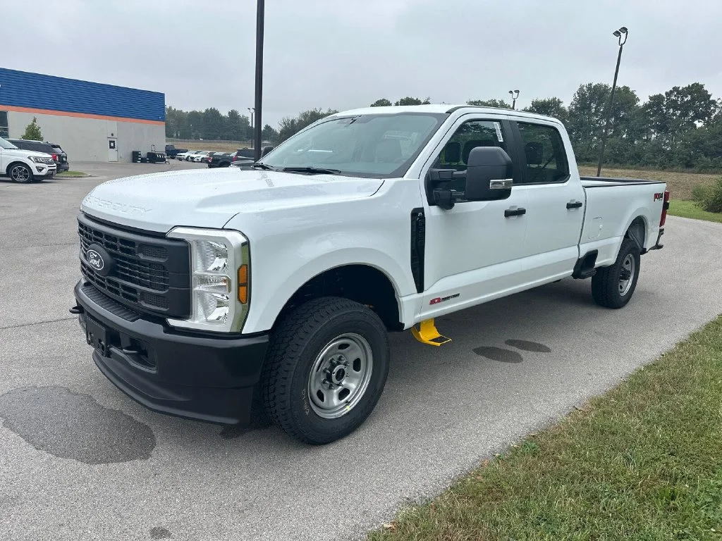 New 2027 White Ford XL image 3