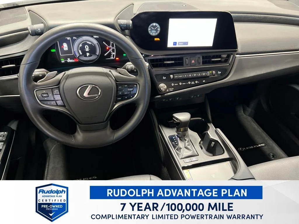 Used 2025 White Lexus 300h image 13