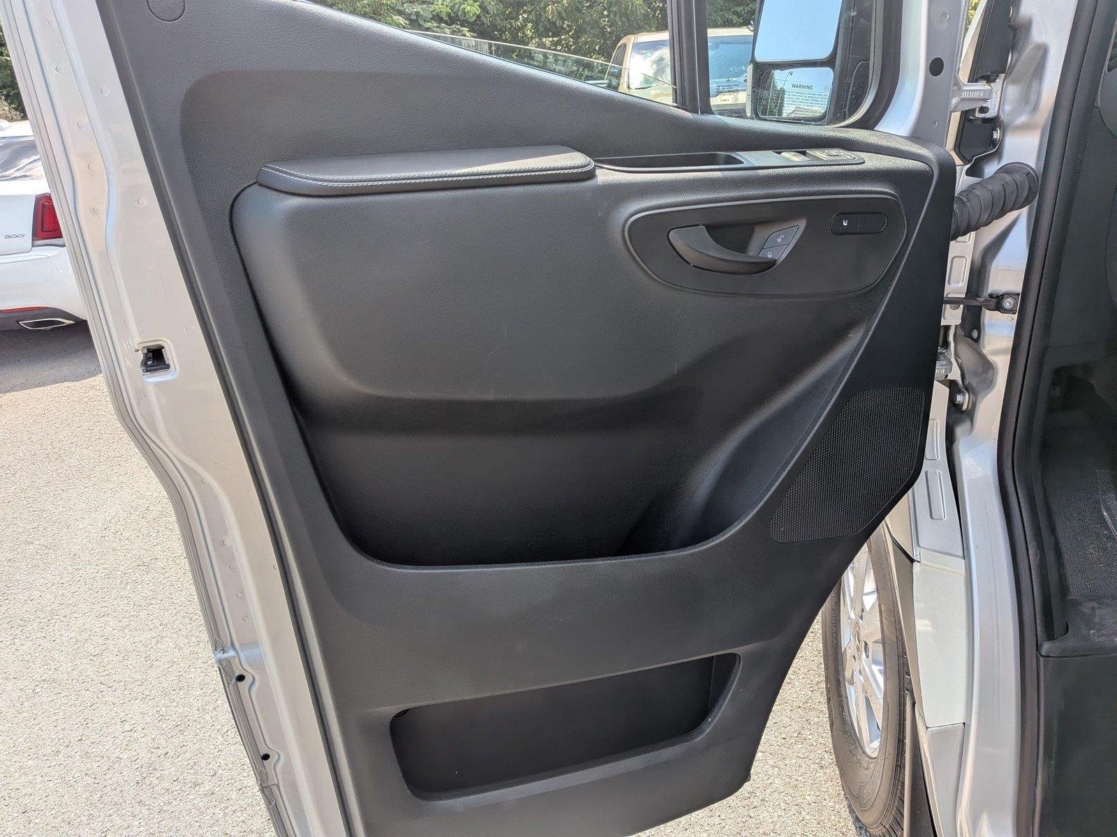 Used 2021  Mercedes-Benz  image 13