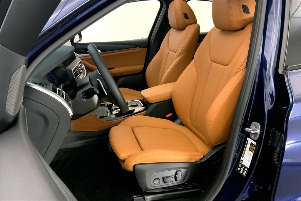Used 2025 Blue BMW xDrive30i image 13