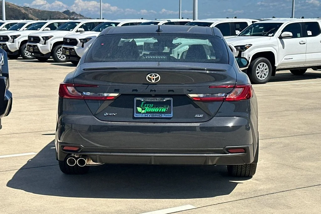 Certified Used 2025  Toyota SE image 5