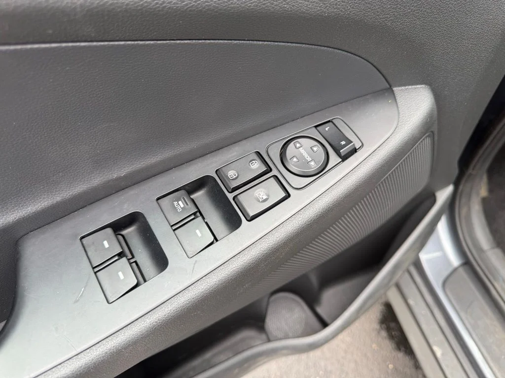 Used 2019 Gray Hyundai SEL image 11