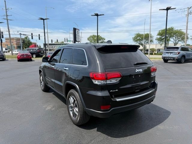 Certified Used 2021 Diamond Black Crystal Pearlcoat Jeep Limited image 3
