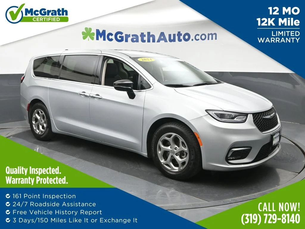 2024 Chrysler Pacifica Limited's photo