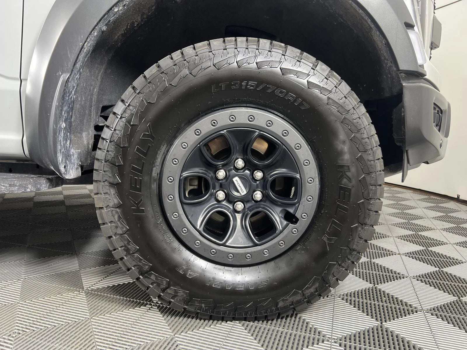 Used 2023 Avalanche Gray Ford Raptor image 14
