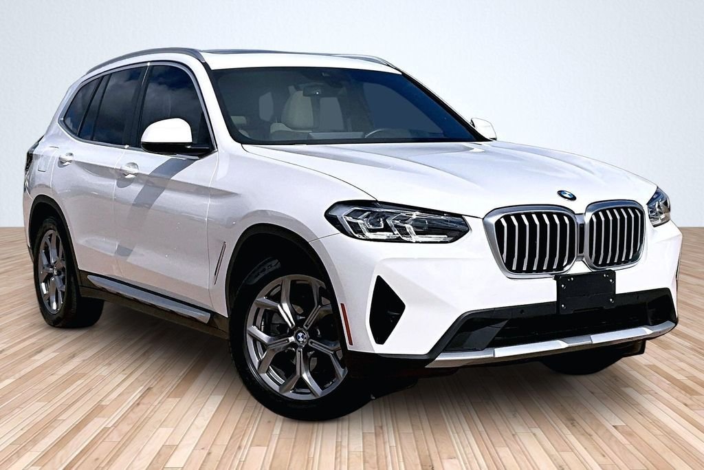 Used 2022 White BMW sDrive30i image 9