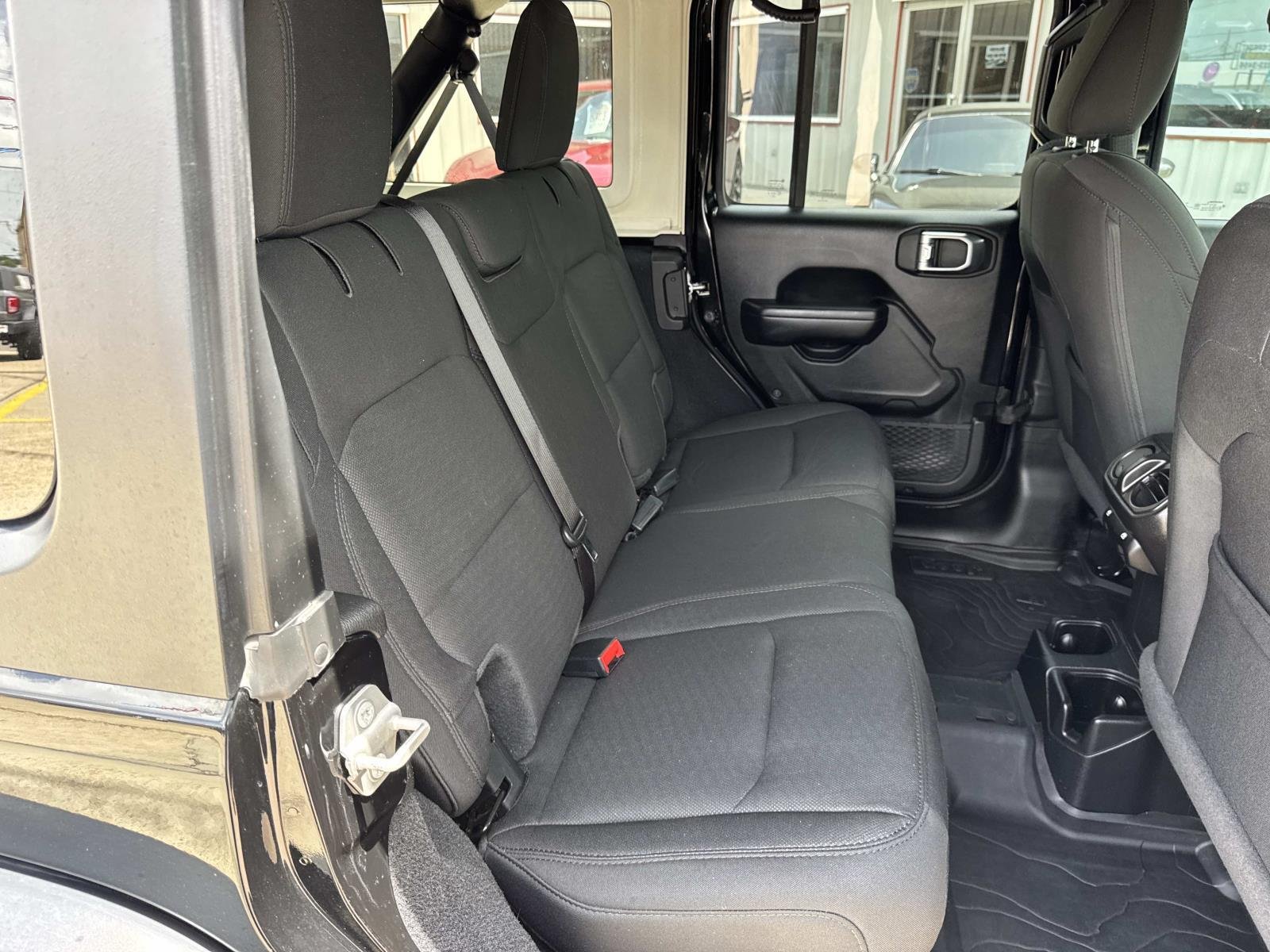 Used 2020 Black Clearcoat Jeep Sport S image 9