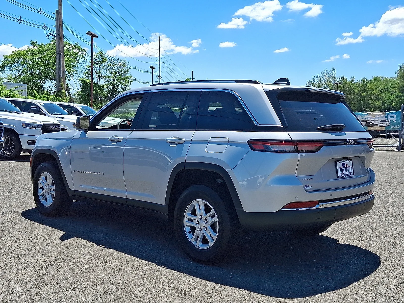 Certified Used 2023 Silver Zynith Jeep Laredo image 5