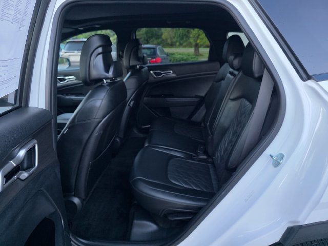 Used 2023 White Pearl Kia X-Line image 18