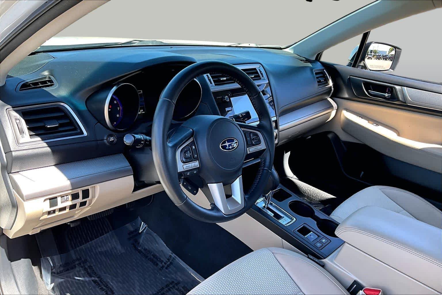 Used 2015 Crystal White Pearl Subaru 2.5i Premium image 17