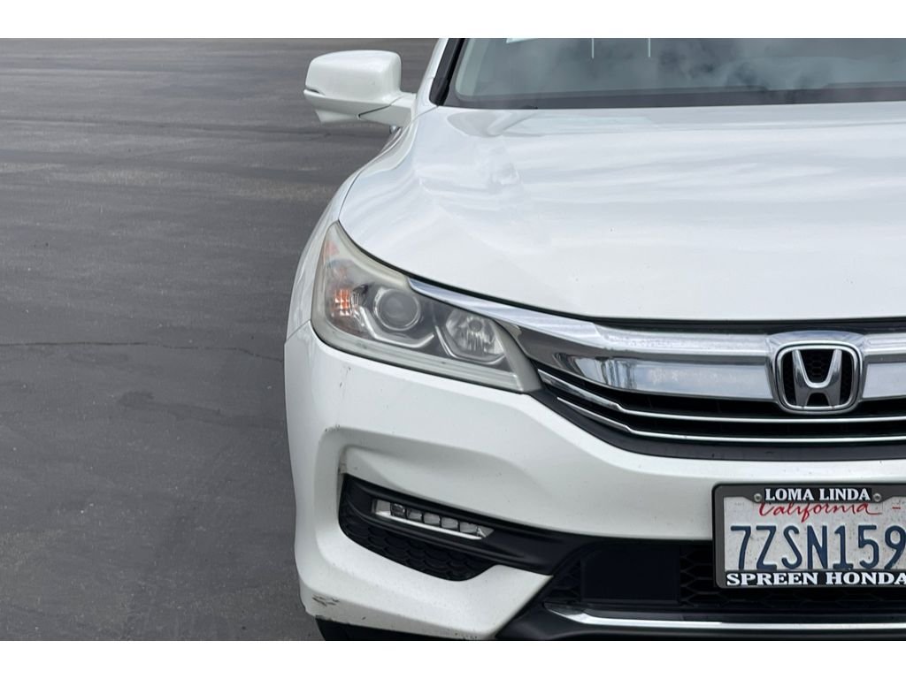 Used 2017 White Orchid Pearl Honda EX image 18