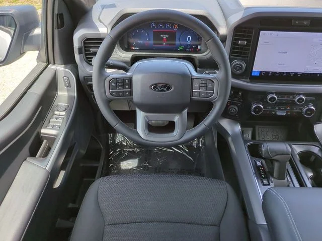 New 2026 Oxford White Ford XLT image 16