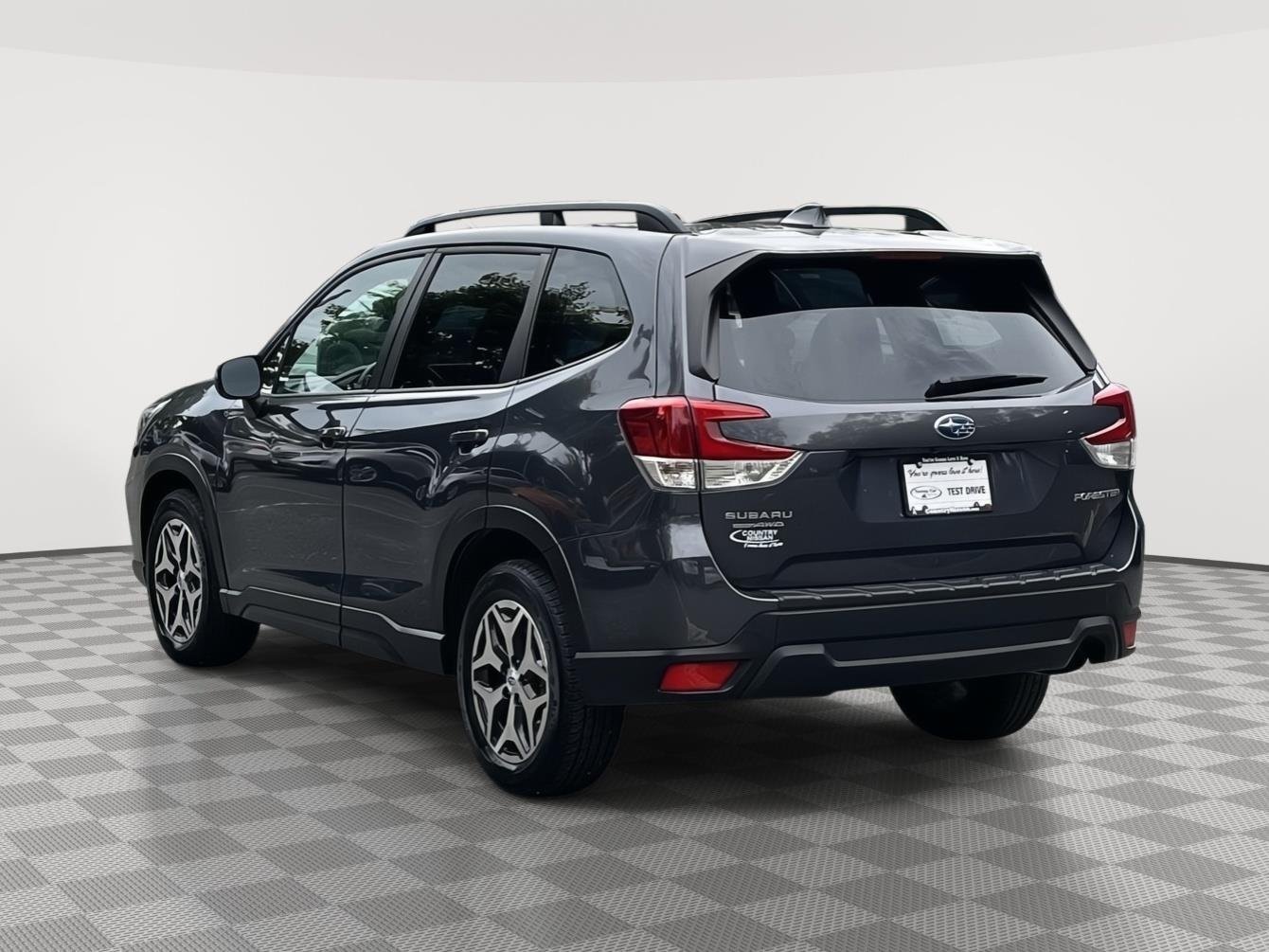 Used 2021 Magnetite Gray Metallic Subaru Premium image 7