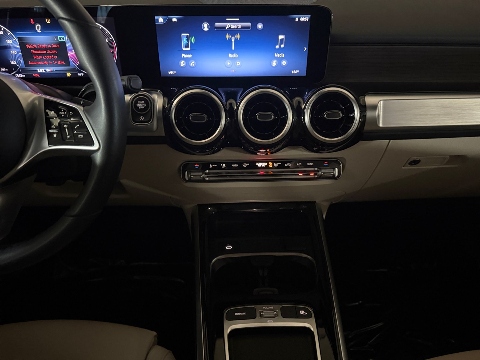 Used 2026 Polar White Mercedes-Benz GLB 250 image 12
