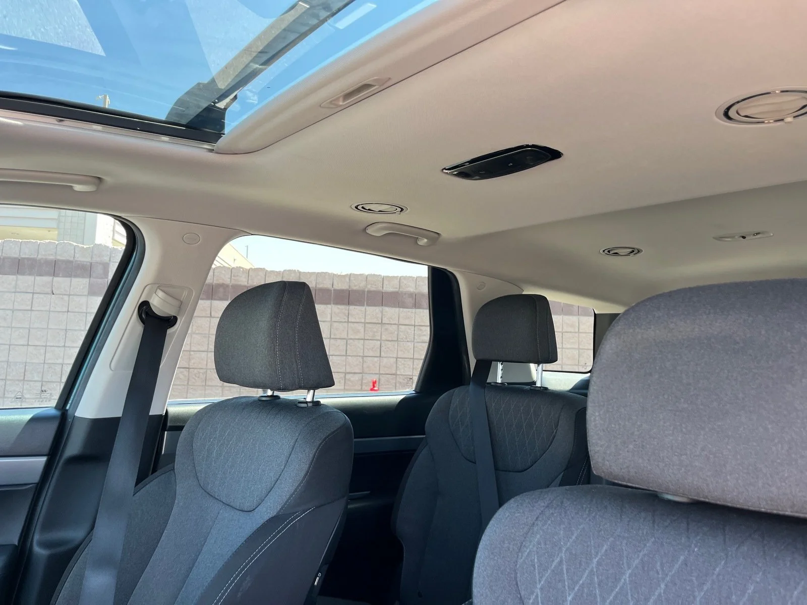 Used 2020 Moonlight Cloud Hyundai SEL image 29