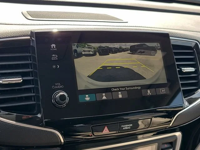Used 2019 White Honda Touring 7-Passenger image 32