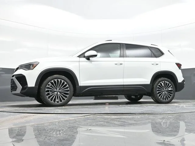 2025 Volkswagen Taos SE - Photo 21
