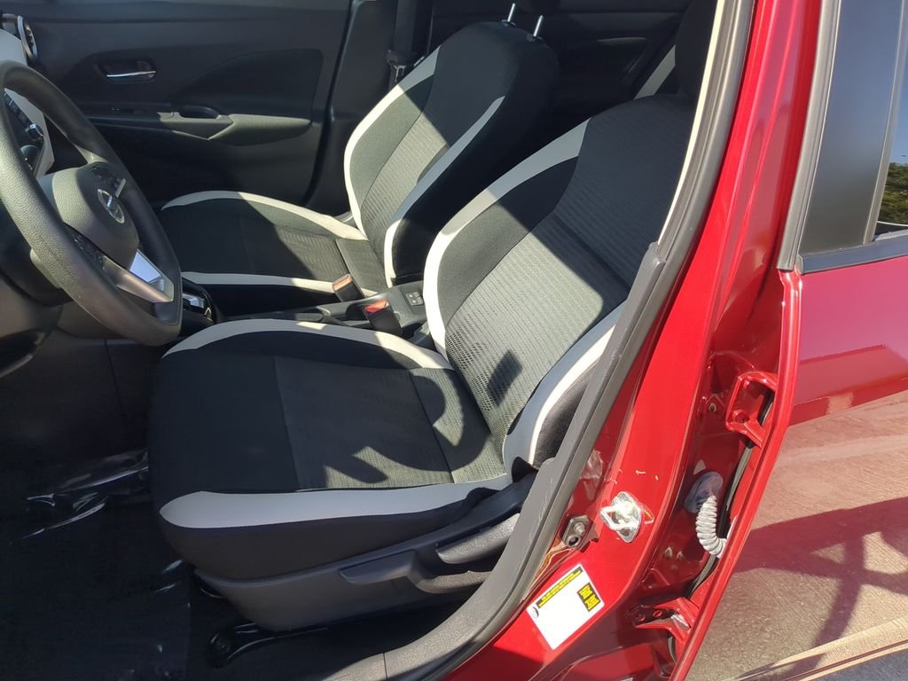 Used 2021 Red Nissan 1.6 SV image 18