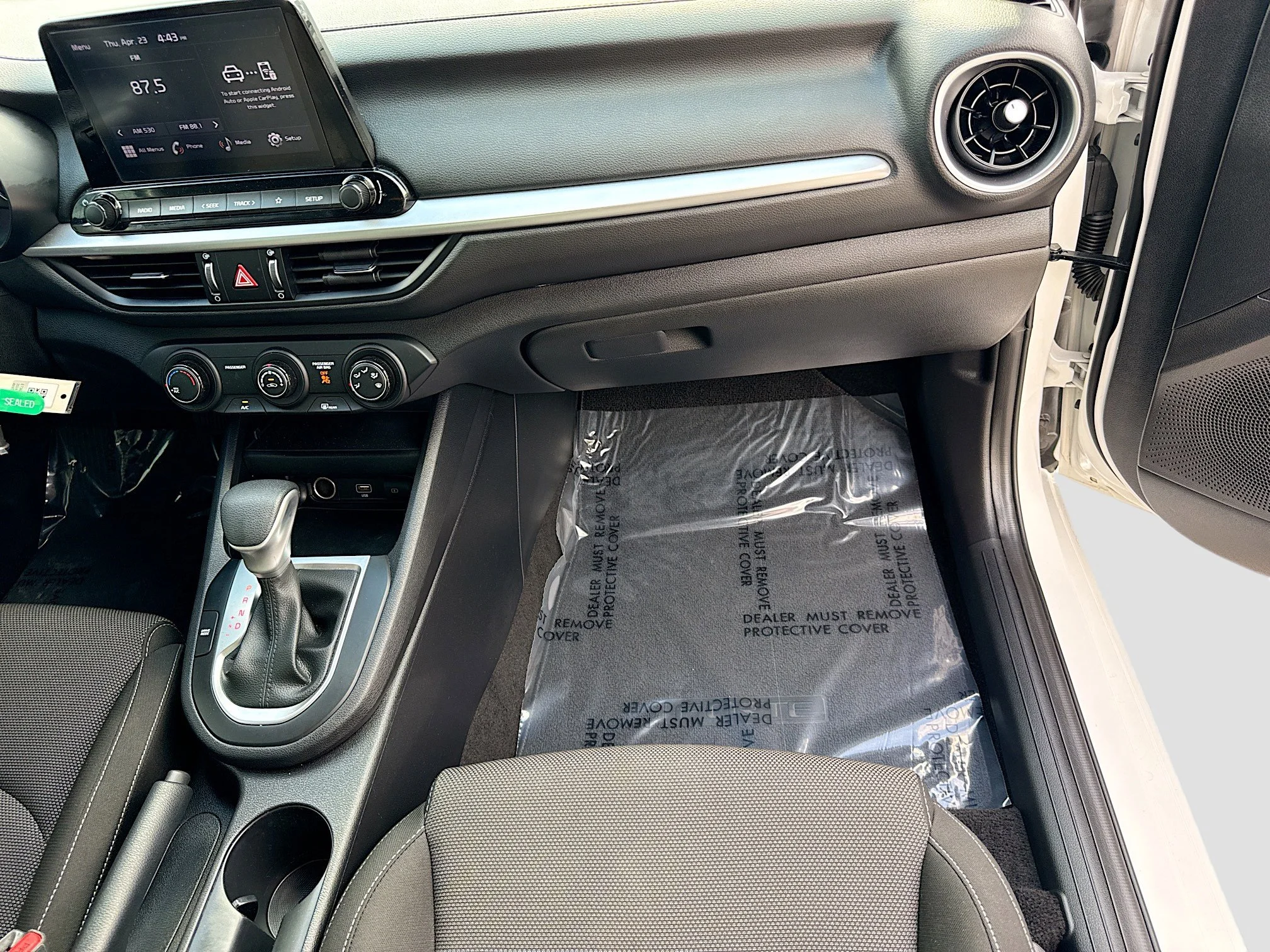 Used 2024 Snow White Pearl Kia LXS image 16